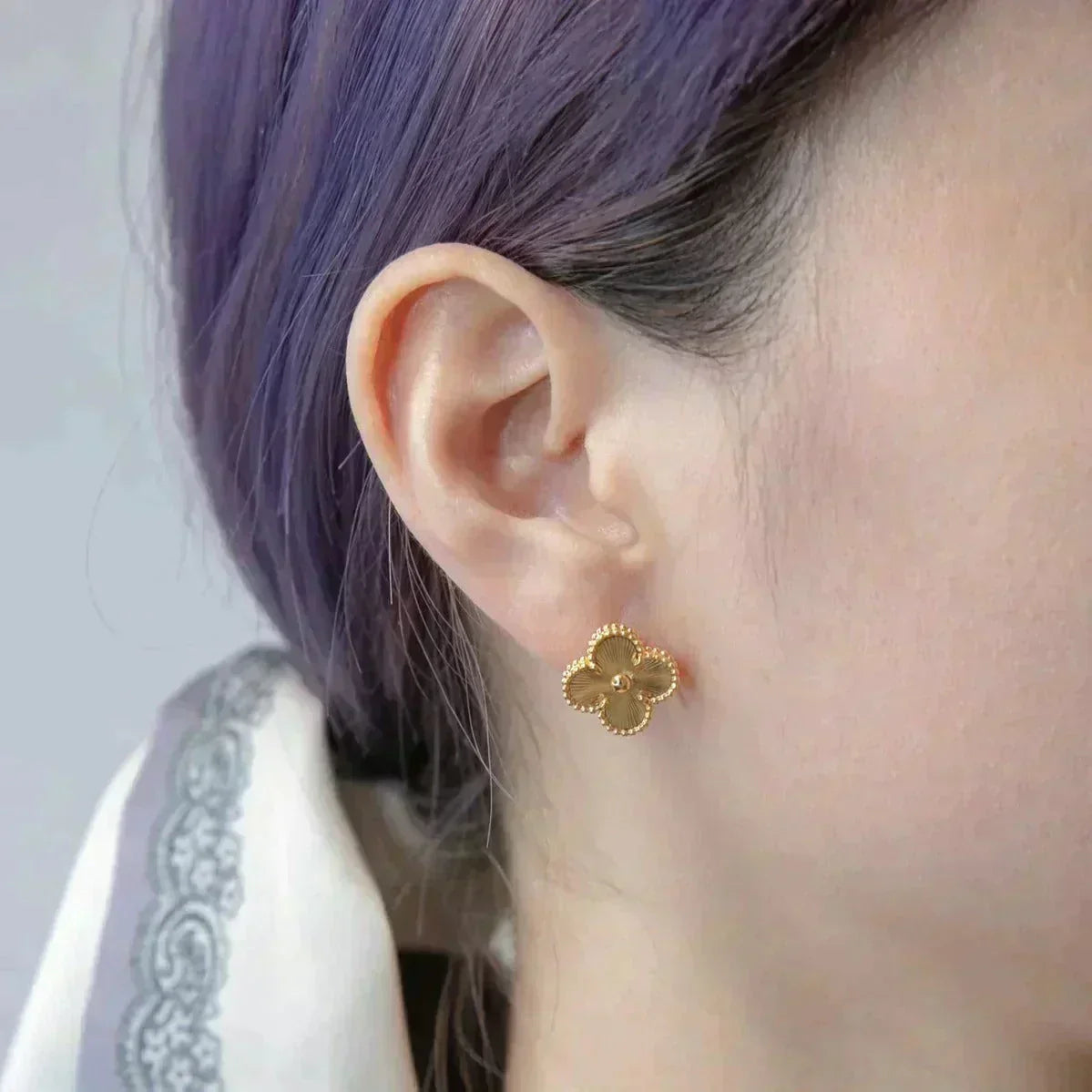 [AuraEcho Jewelry]CLOVER MEDIUM 1 MOTIFS LASER EARRINGS